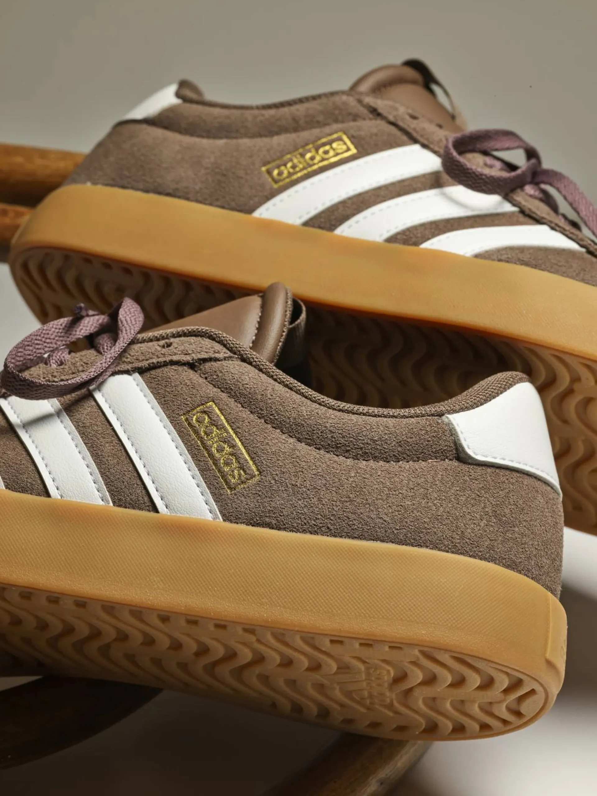 ADIDAS Sneakers > Earth Strata/Ft Brun