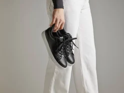 SOFTWALK Sneakers > Bekväm och klassisk sneaker Svart