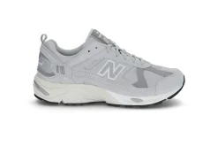NEW BALANCE Sneakers ><noscript><img data-lazyloaded=