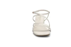 STOCKHOLM DESIGN GROUP Pumps & Finskor > Elegant remsandal Offwhite