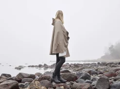 STOCKHOLM DESIGN GROUP Poncho Och Regnställ > Fantastisk regnponcho Beige