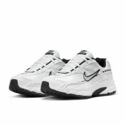 NIKE Sneakers ><noscript><img data-lazyloaded=