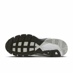 NIKE Sneakers ><noscript><img data-lazyloaded=