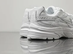 NIKE Sneakers > Initiator Vit