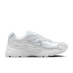 NIKE Sneakers ><noscript><img data-lazyloaded=