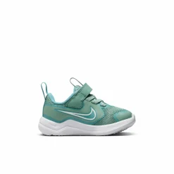 NIKE Sneakers & Joggingskor ><noscript><img data-lazyloaded=