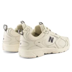NEW BALANCE Sneakers ><noscript><img data-lazyloaded=