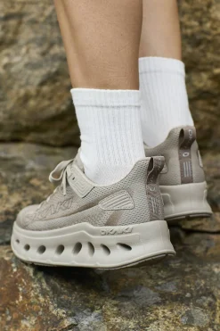 OKAKI Sneakers|Fritidsskor ><noscript><img data-lazyloaded=