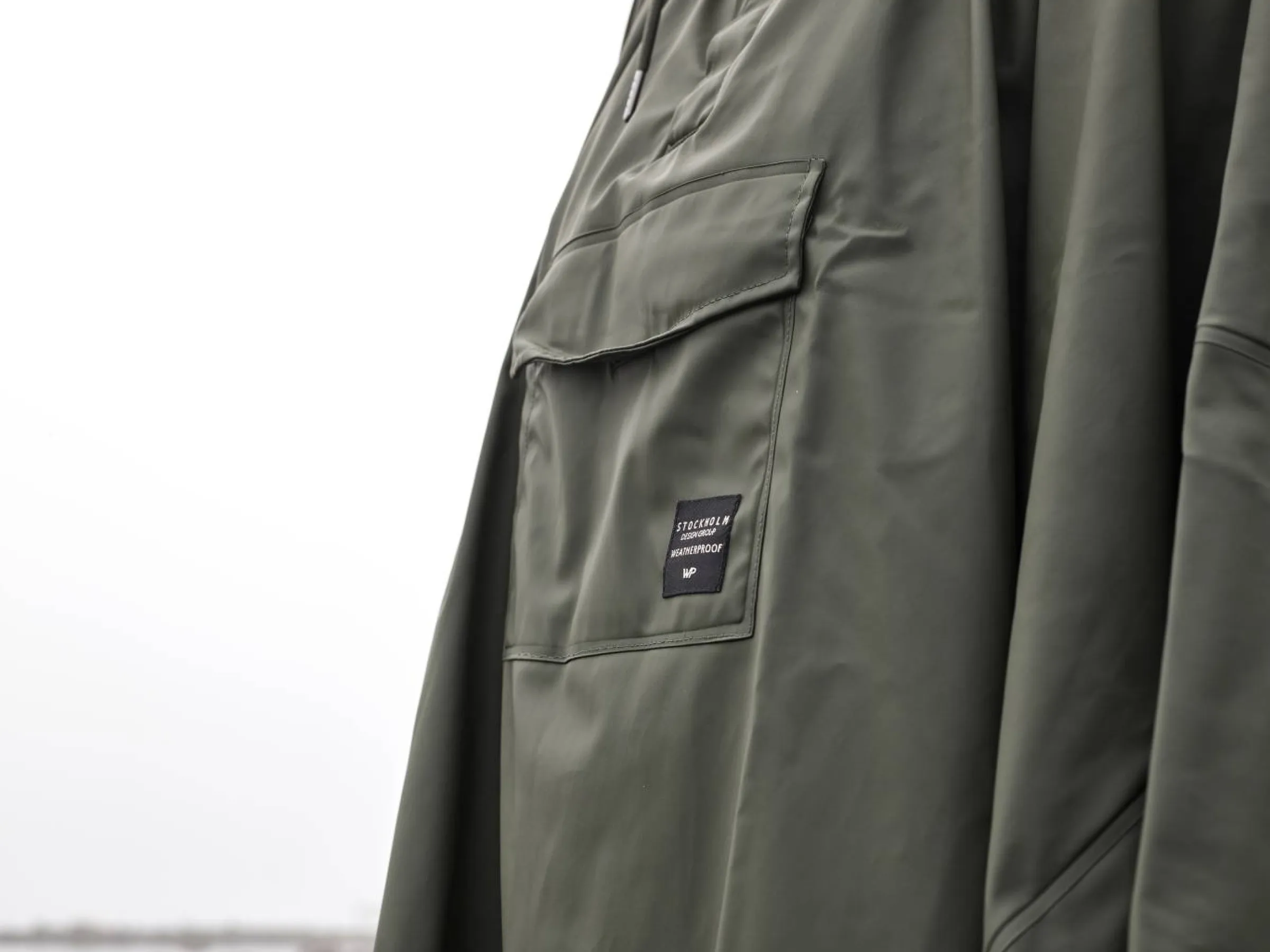 STOCKHOLM DESIGN GROUP Poncho Och Regnställ > Regn poncho Militärgrön