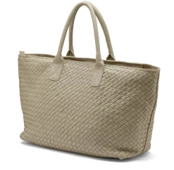 STOCKHOLM DESIGN GROUP Väskor > Shopper väska i flätat mjukt läder Vit